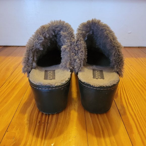 Crocs 9 Brown Leather Clogs Mules Chunky Heels Slip On Faux Fur Lined COBBLER EV - Picture 3 of 8